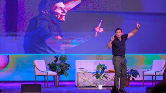 César Lozano conquista Hermosillo con su conferencia ‘Felizmente imperfecto’