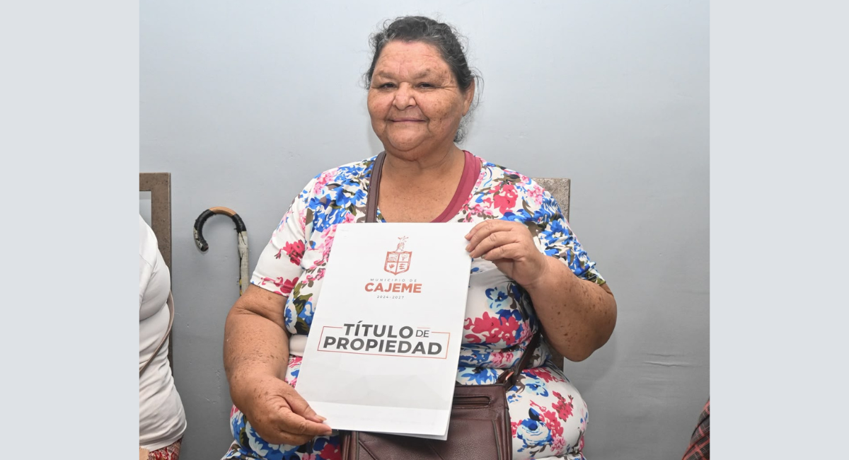Claudia Santacruz asegura el patrimonio de las familias cajemenses con entrega de escrituras
