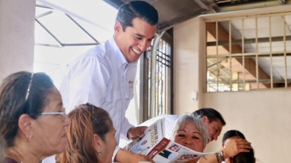 Comerciantes y vecinos plantean prioridades para Hermosillo a Froylán Gámez