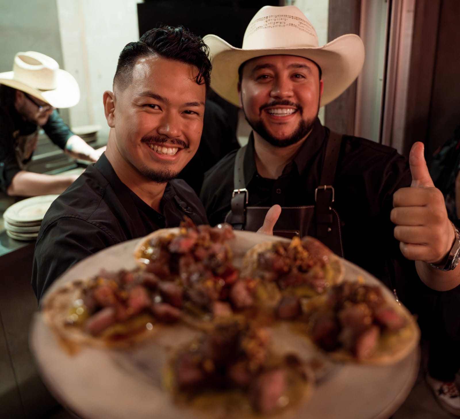 De Hermosillo a Tokio JAF Carnicería cruza el mundo con Carín León y su asado
