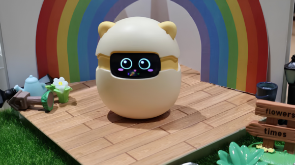 Del Tamagotchi a la IA: ¿Cómo es la primera mascota virtual de bolsillo que crece físicamente?