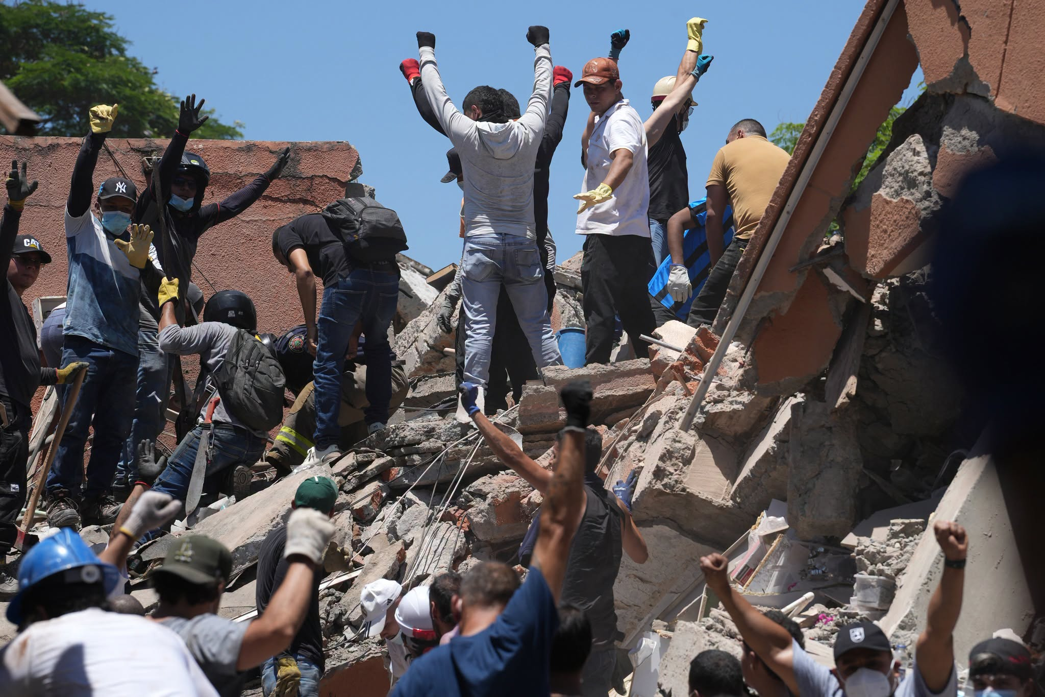 Desastre Nacional en Colombia tras terremoto de 7.4