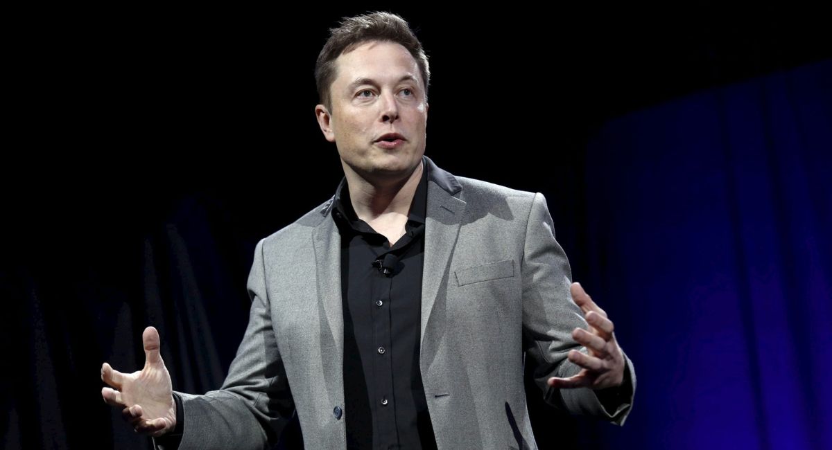 El chip cerebral de Elon Musk con el que Neuralink promete devolver la visión