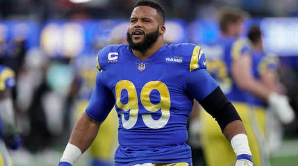 Aaron Donald regresa a Los Ángeles Rams tras dos temporadas fuera de la NFL; apuestan llegar al Super Bowl LXI