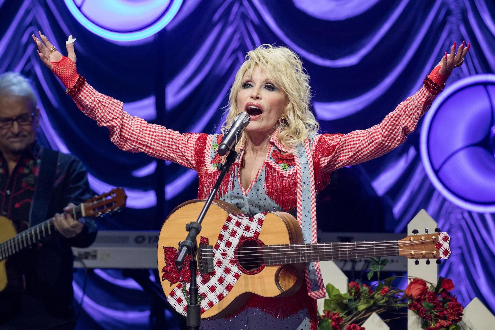 Dolly Parton nunca vino a México: El miedo que habría frenado una gira por el país