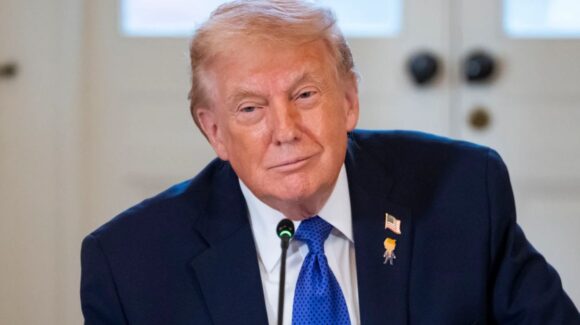 Donald Trump afirma que no tiene prisa por retomar negociaciones con Irán