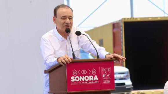 Durazo asegura que Guaymas potenciará su capacidad logística con llegada de grúas especializadas