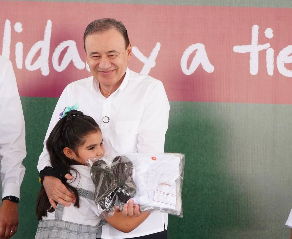Durazo destaca regreso a clases en Sonora con 430 mil uniformes y libros gratis