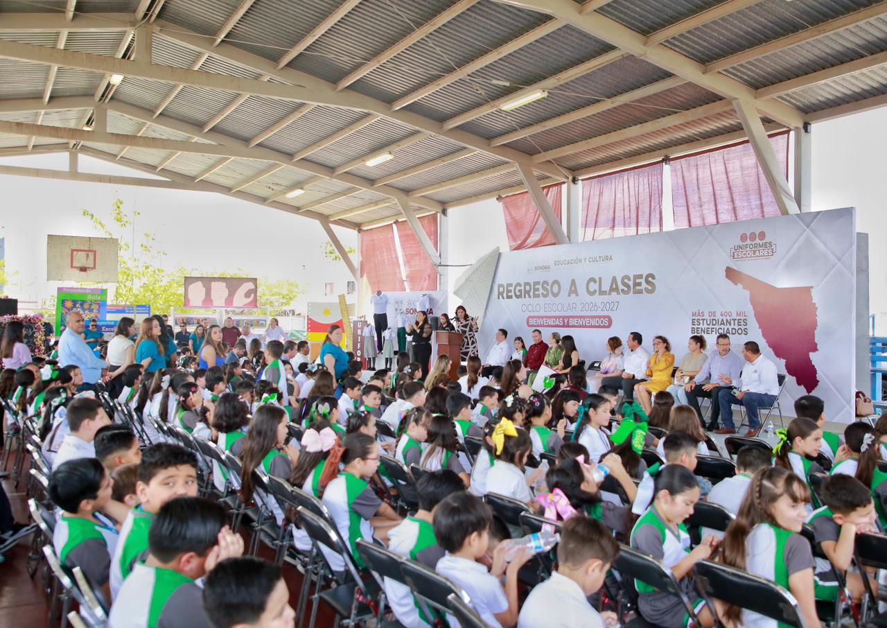 Durazo destaca regreso a clases en Sonora con 430 mil uniformes y libros gratis