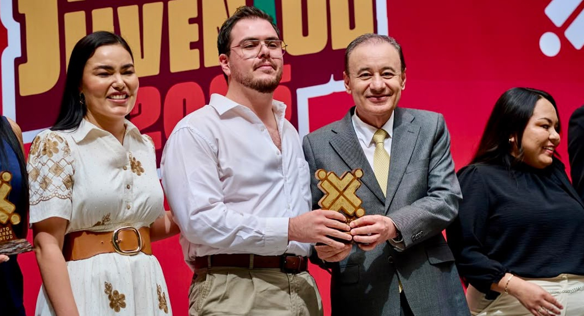 Alfonso Durazo durante Premio Estatal de las Juventudes 2026