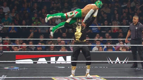 El Fiscal cumple su sueño: Debuta en WWE e impone un nuevo récord en la lucha libre mexicana