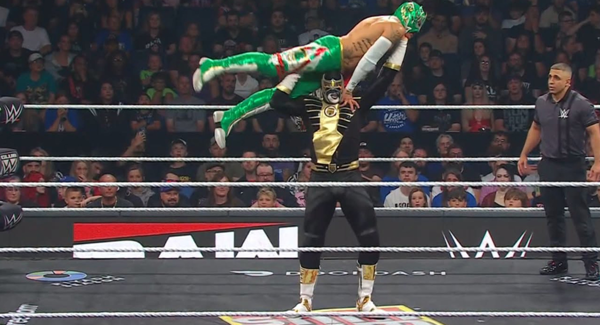 El Fiscal debuta en WWE