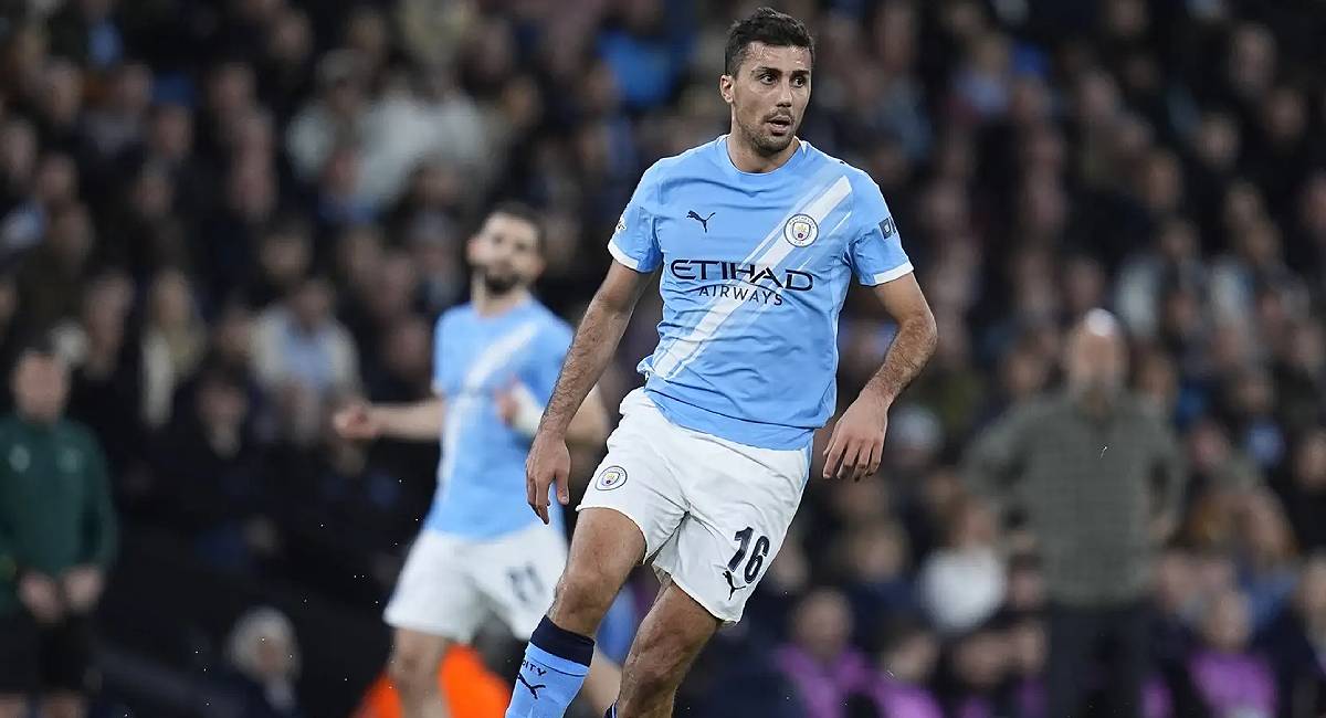 El Manchester City rechazó la segunda oferta del Barcelona en su intento de firmar a Rodri