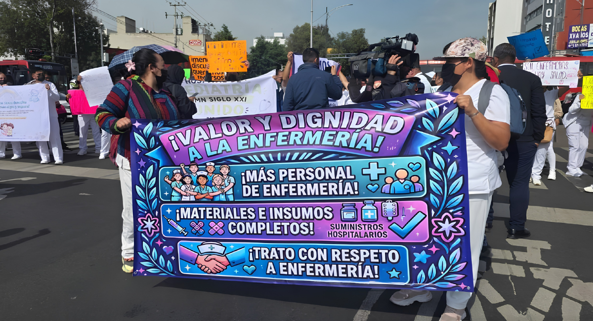 Enfermeros de pediatría del IMSS bloquean Eje 3 en CDMX; denuncian falta de insumos y abusos laborales