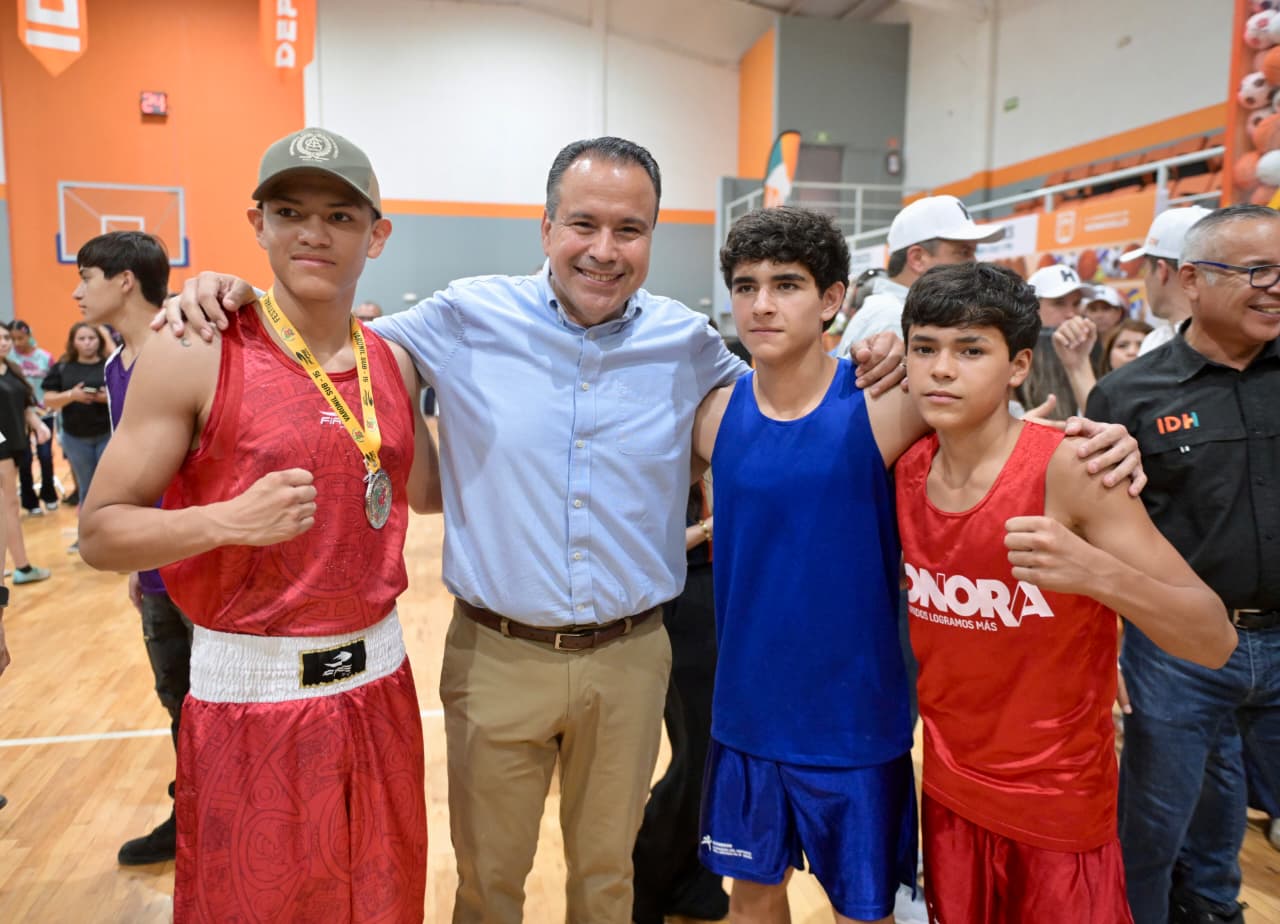 Entrega Antonio Astiazarán equipamiento deportivo a comités CRECES en Hermosillo por un millón 202 mil pesos