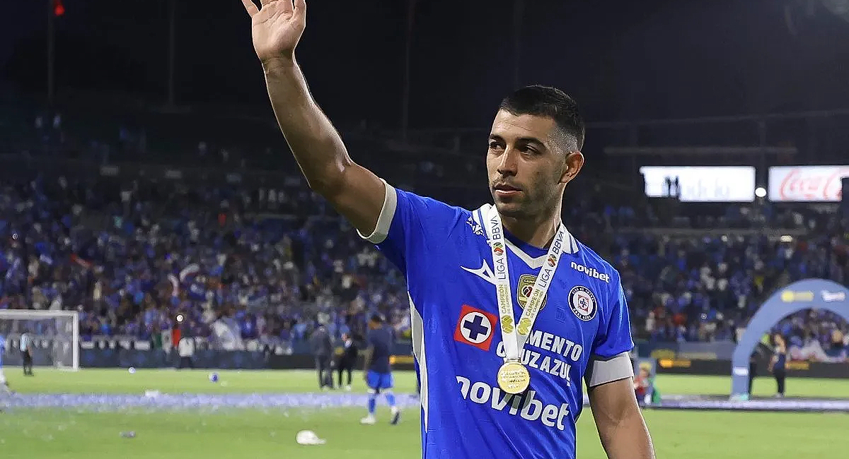 Erik Lira fue excluido de la convocatoria del Cruz Azul mientras continuan avanzando las negociaciones con el AS Mónaco