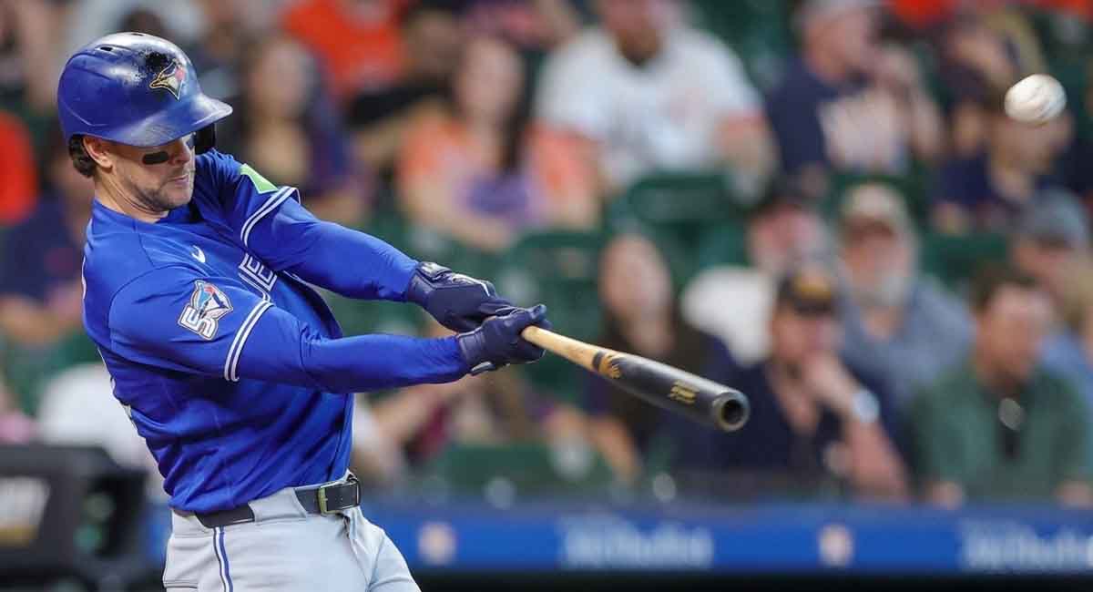 Ernie Clement rescató a los Blue Jays con un cuadrangular en la décima entrada para llevarse la victoria sobre Houston