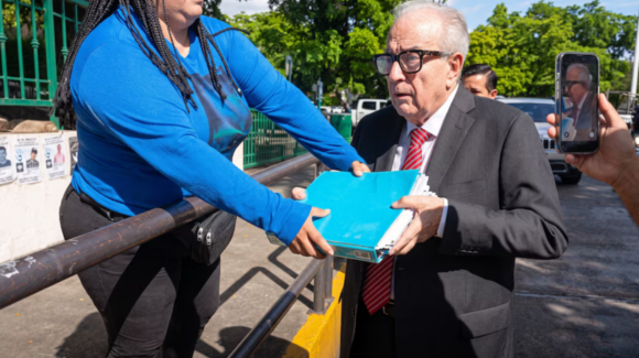 “Es una vergüenza”: Madres Buscadoras encaran a Rocha Moya con reclamos e indignación
