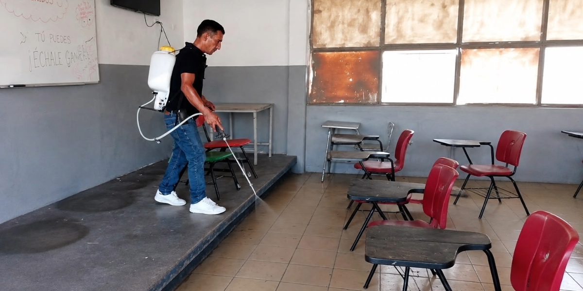 Escuelas en Navojoa preparan un regreso a clases libre de dengue