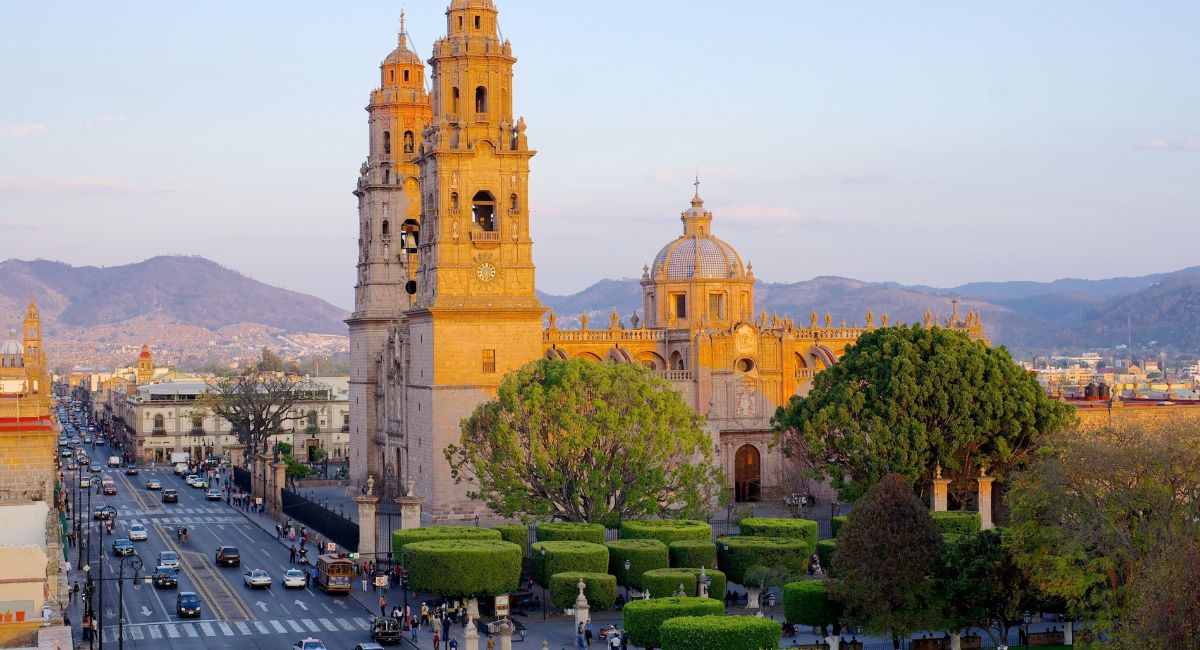 Estados Unidos alerta no viajar a Michoacán pese a reanudar actividades oficiales