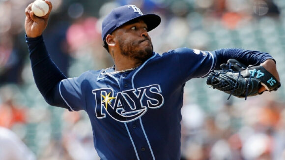 Freddy Peralta luce dominante y guía a los Rays a la blanqueada sobre Detroit para ganar la serie