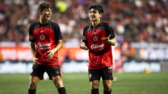 Gilberto Mora firma doblete y Xolos vence a Pumas para mantenerse en la parte alta del Apertura 2026