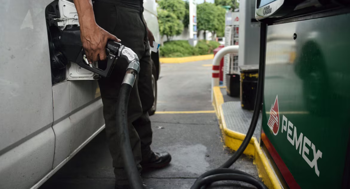 Gobierno Federal renueva acuerdo voluntario con gasolineros para combatir la inflación y la carestía