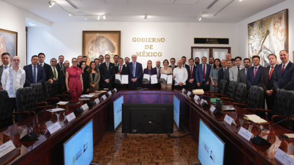 Gobierno Federal renueva acuerdo voluntario con gasolineros para combatir la inflación y la carestía