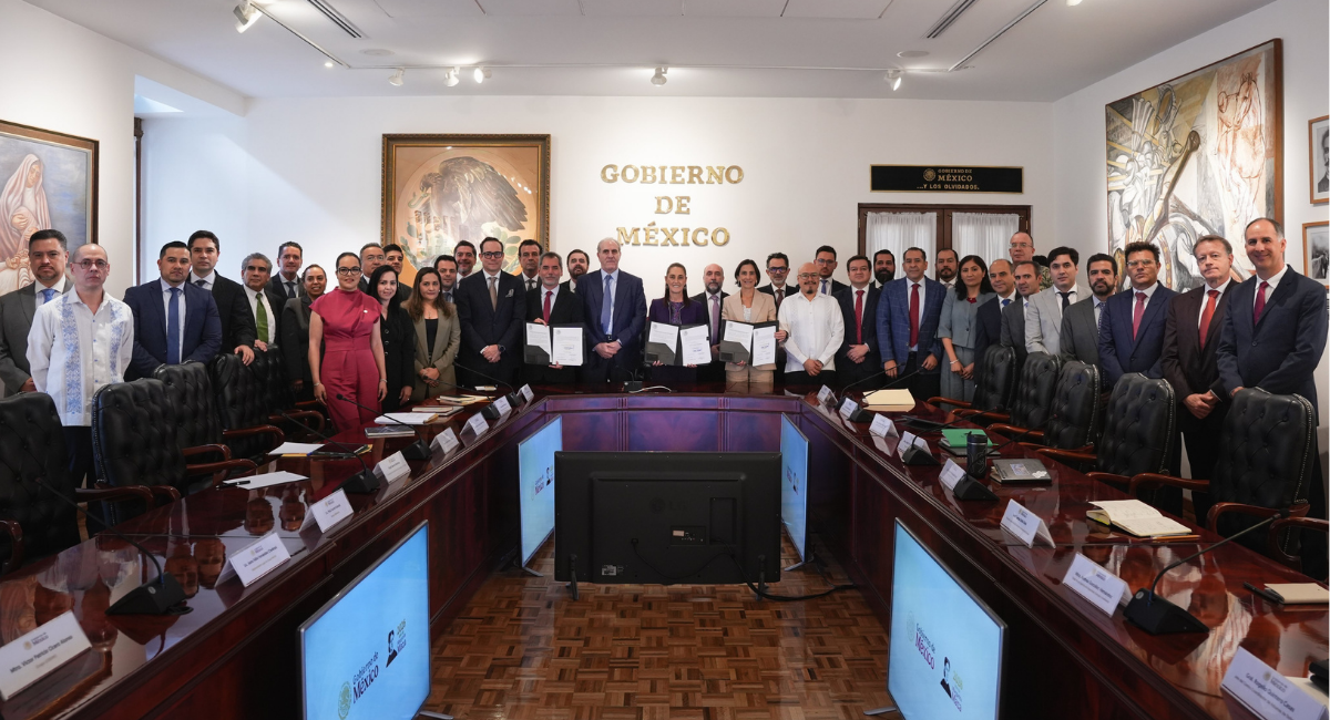 Gobierno Federal renueva acuerdo voluntario con gasolineros para combatir la inflación y la carestía