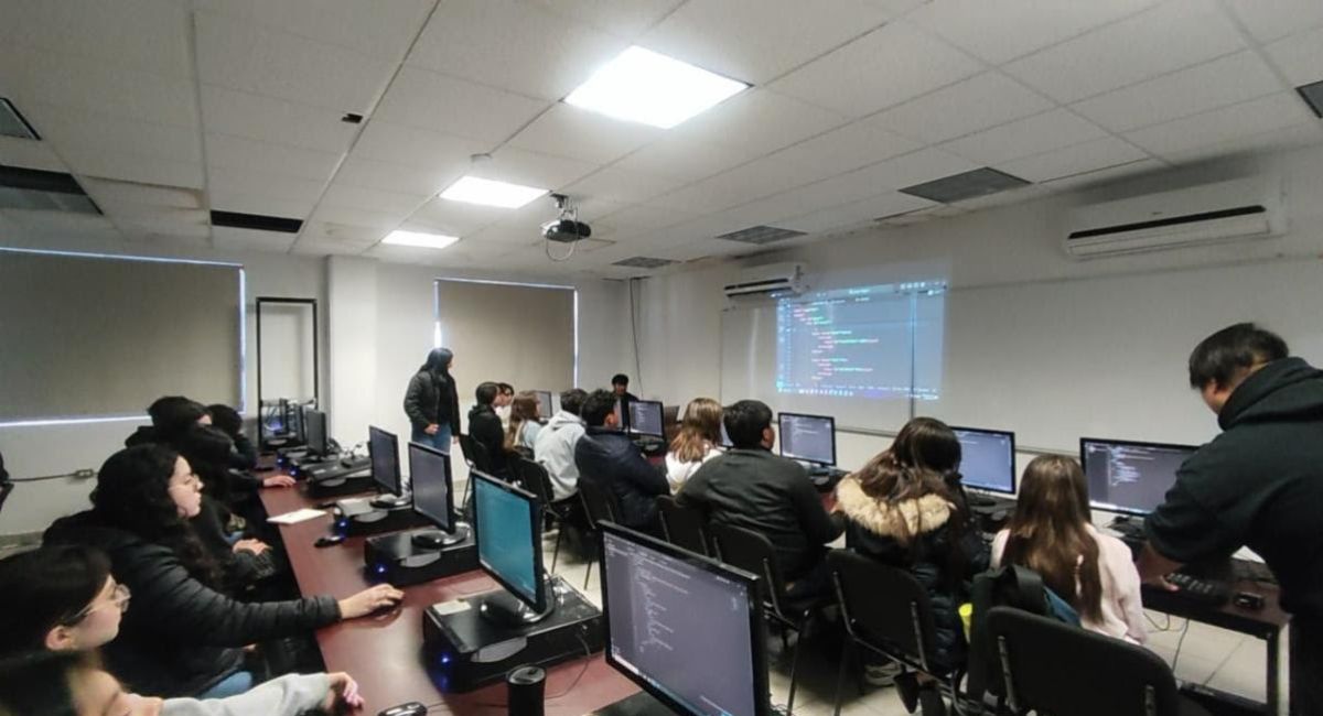 Gobierno de Sonora facilita hospedaje para alumnos foráneos de Unisierra con derecho a casas de asistencia