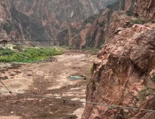 Gran Cañón queda bajo emergencia por inundaciones Hay 2 muertos y 15 desaparecidos