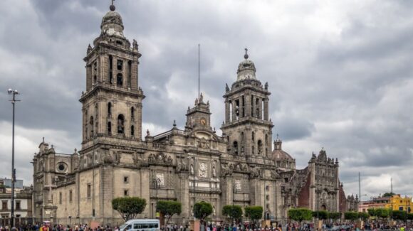 Iglesia católica llama a proteger la libertad de expresión en medio de debate por regulación de contenidos