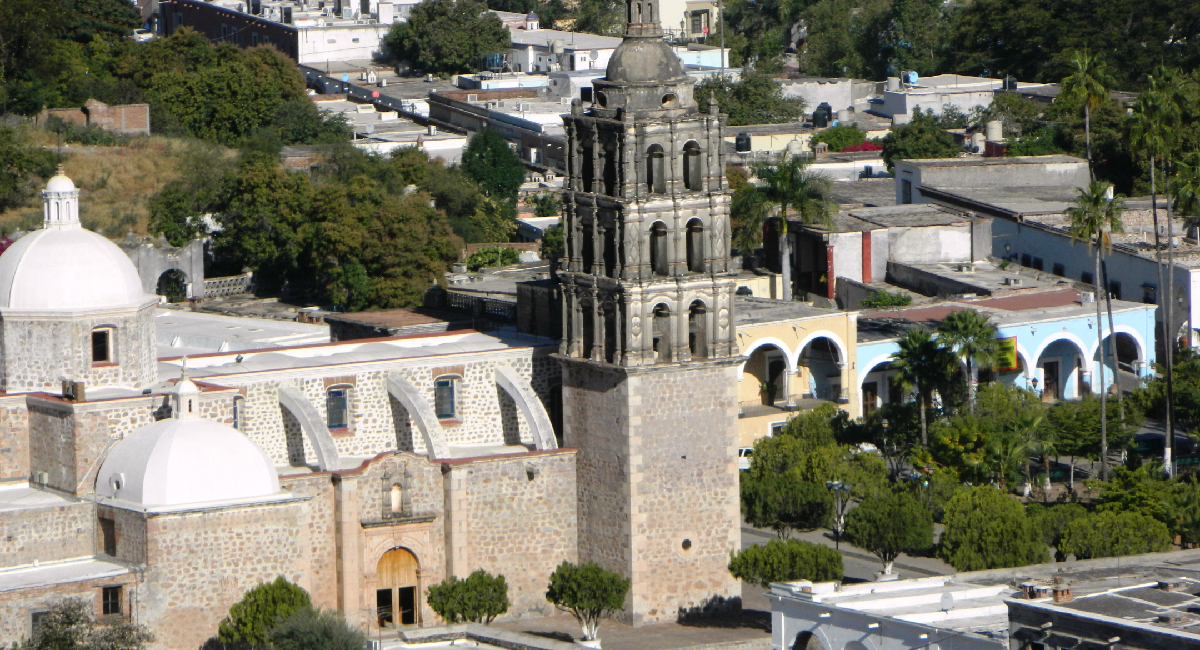 Imponente Parroquia de la Purísima Concepción en Alamos Sonora, la cual fue finalizada en 1821