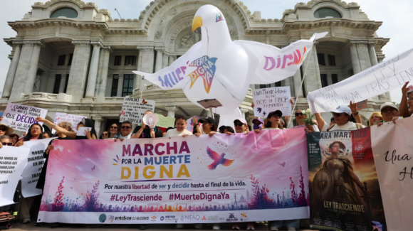 Impulsan ‘Ley Trasciende’: Primera marcha por la muerte digna toma las calles de CDMX