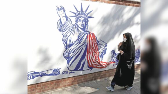 Irán amenaza con considerar enemigos a países que apliquen sanciones