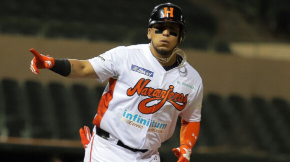 Paredes es invitado a los trabajos de pretemporada de Naranjeros, pero su nombre sigue ligado a los Mayos