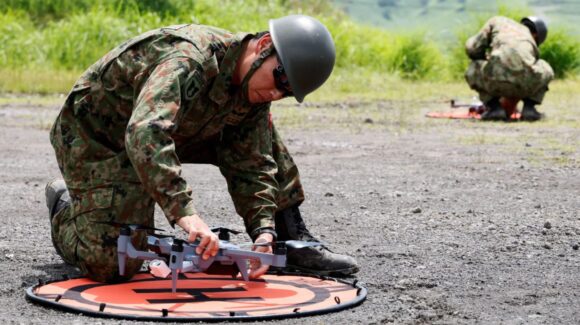 Japón impulsará nuevas formas de combate en su industria militar con Inteligencia Artificial