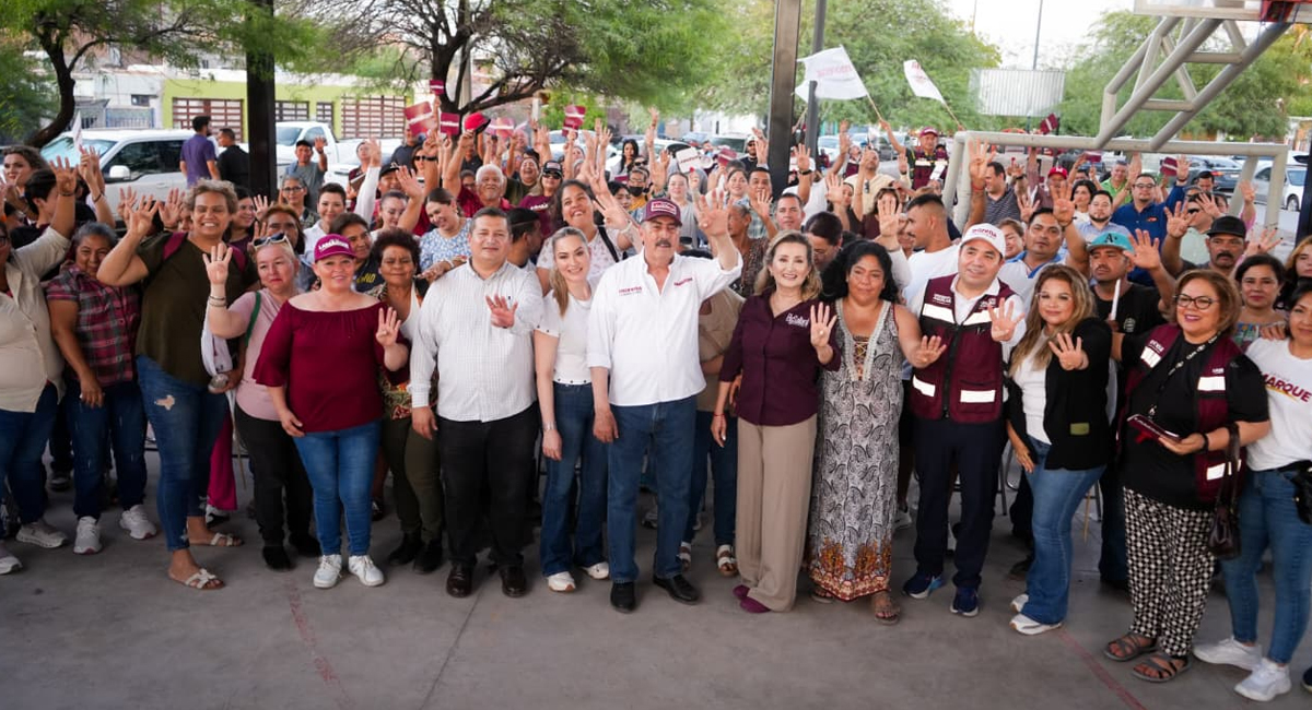 El morenista Javier Lamarque durante recorridos en Hermosillo