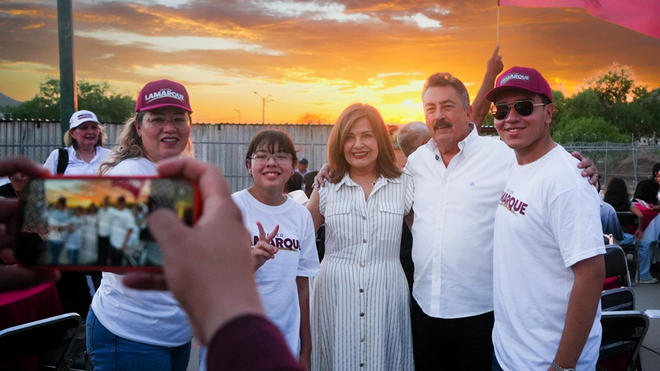 Javier Lamarque celebra cumpleaños con familias de Pueblitos durante jornada en Hermosillo