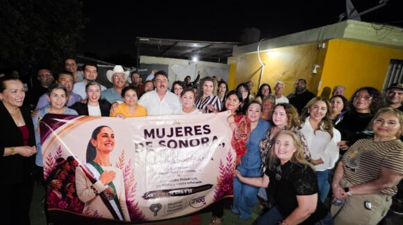 Javier Lamarque dialoga con familias de Palo Verde y destaca la escucha al pueblo