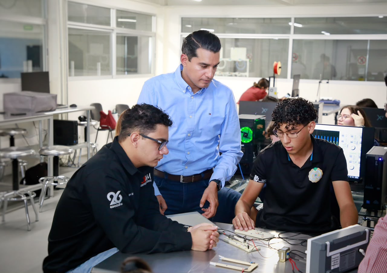 Juventud sonorense puede liderar la era tecnológica Froylán Gámez