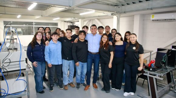 Juventud sonorense puede liderar la era tecnológica: Froylán Gámez
