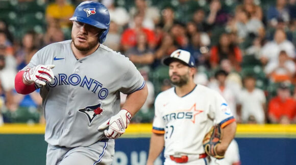 Kirk da la voz de ataque con cuadrangular y los Blue Jays se imponen ante los Astros