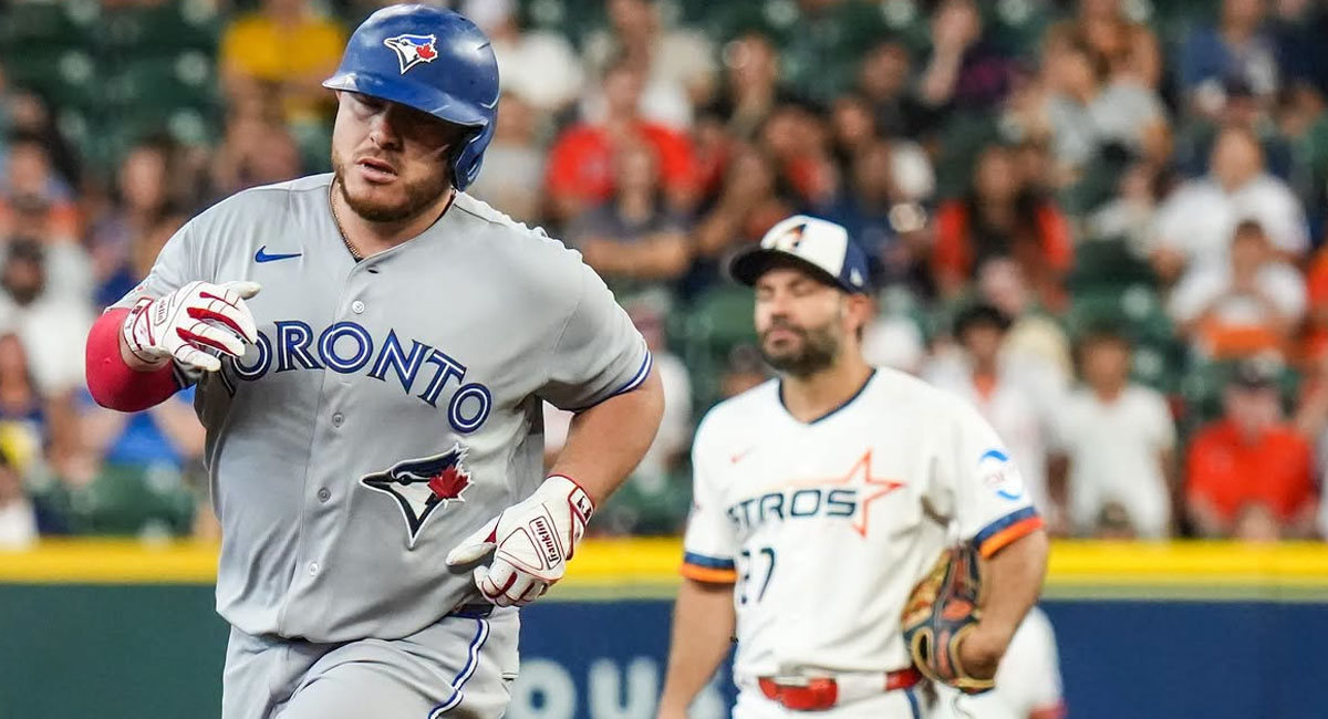 Kirk recorre las bases después de conectar su cañonazo