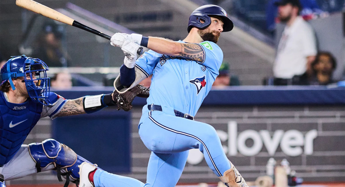 Lukes conectó a lo profundo en la cuarta entrada, para guiar a los Blue Jays al triunfo