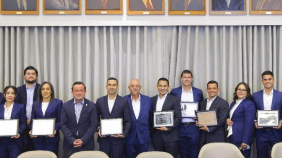 FMF reconoce a César Ramos, Katia García y los árbitros mexicanos que participaron en el Mundial 2026