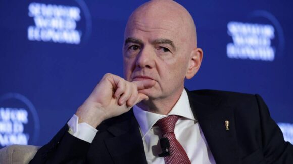 Infantino suma mas detractores; la Federación Irlandesa de Futbol le da la espalda al presidente de la FIFA