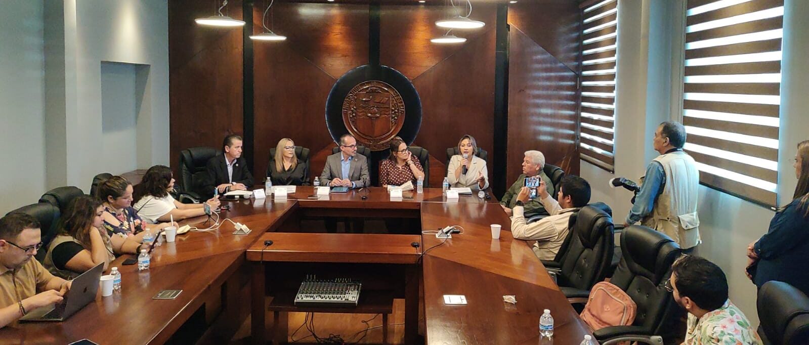 La Unison regulará el comercio ambulante con el programa Búho Emprende
