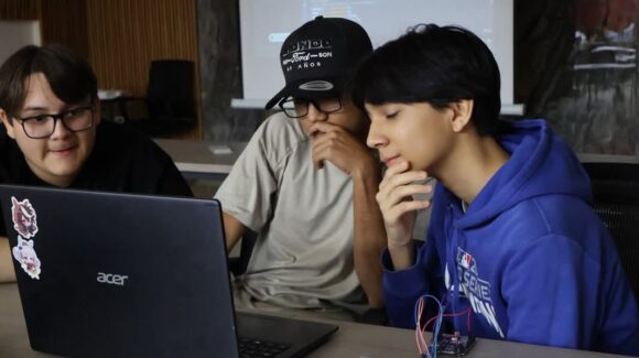 La mitad de jóvenes sonorenses estudian o trabajan según el INEGI