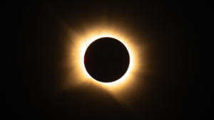 Las mejores imágenes captadas del eclipse solar visto desde España